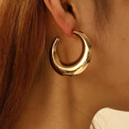 Women's Hanging Earrings in Modern Crescent Design Fashion Glam
