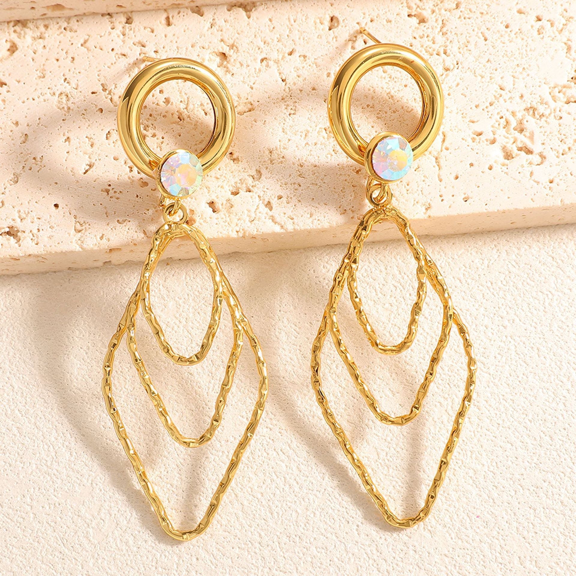Women's earrings with elegant, shimmering design Fashion Glam