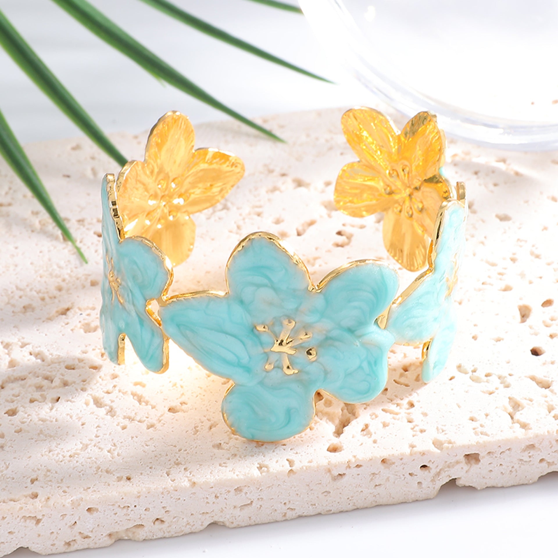 Ladies' bangle with floral motifs Fashion Glam