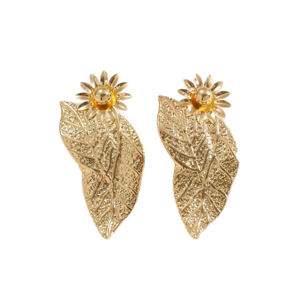 Ladies bangle with elaborate leaf design Fashion Glam