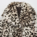 Women's short jacket made of faux fur in snow leopard print with wide lapels Fashion Glam