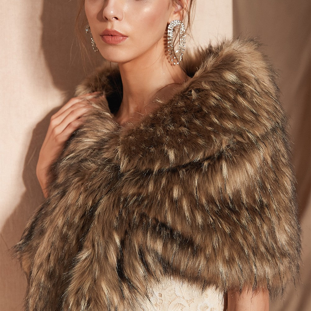 Women’s faux fur shoulder wrap with heart-shaped flap and soft lining Fashion Glam