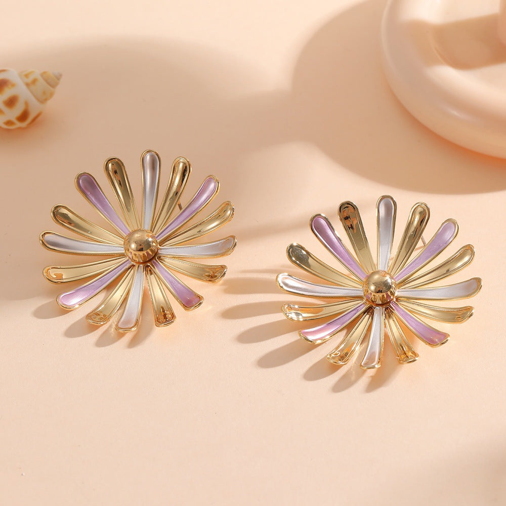 Women’s Flower Earrings in Modern 3D Design Fashion Glam