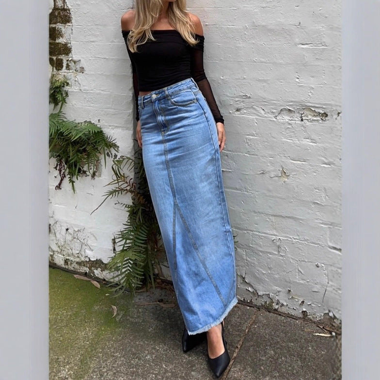 Ladies high-waisted denim maxi skirt with straight cut, decorative seams and raw fringe hem Fashion Glam