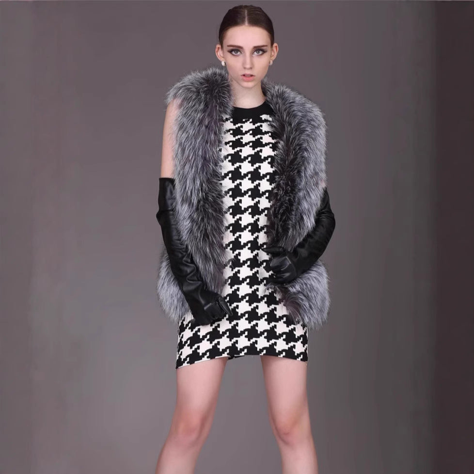 Ladies sleeveless faux fur vest with voluminous faux fur collar and tailored fit Fashion Glam
