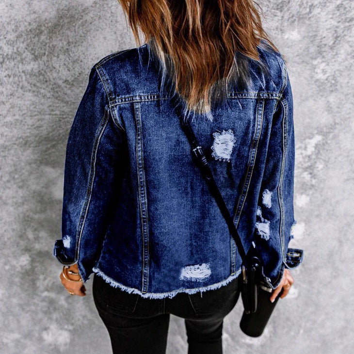 Women's Waist-Cinched Denim Trucker Jacket with Light Destroyed Effect and Fringed Hem Fashion Glam