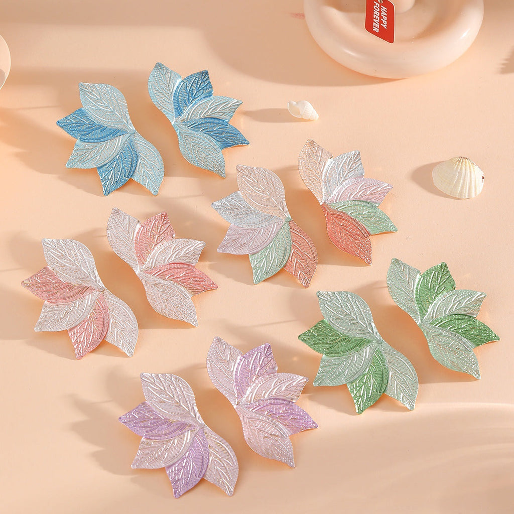Women’s hair accessory with elaborate leaf design Fashion Glam