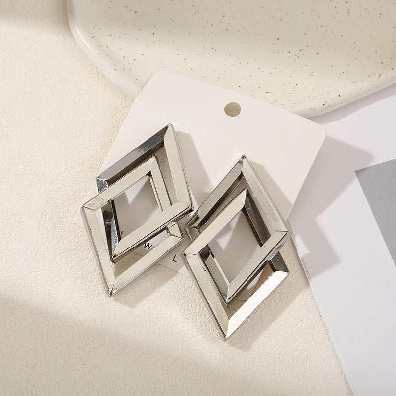 Women's Hanging Earrings with Square Design and Glossy Surface Fashion Glam