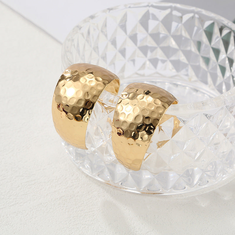 Women High-Quality Bracelets with Artistic Pattern Fashion Glam