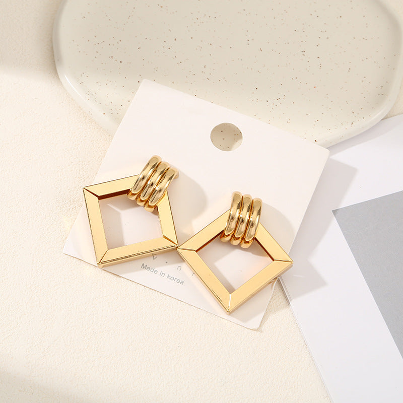 Women's Hanging Earrings with Square Design and Glossy Surface Fashion Glam