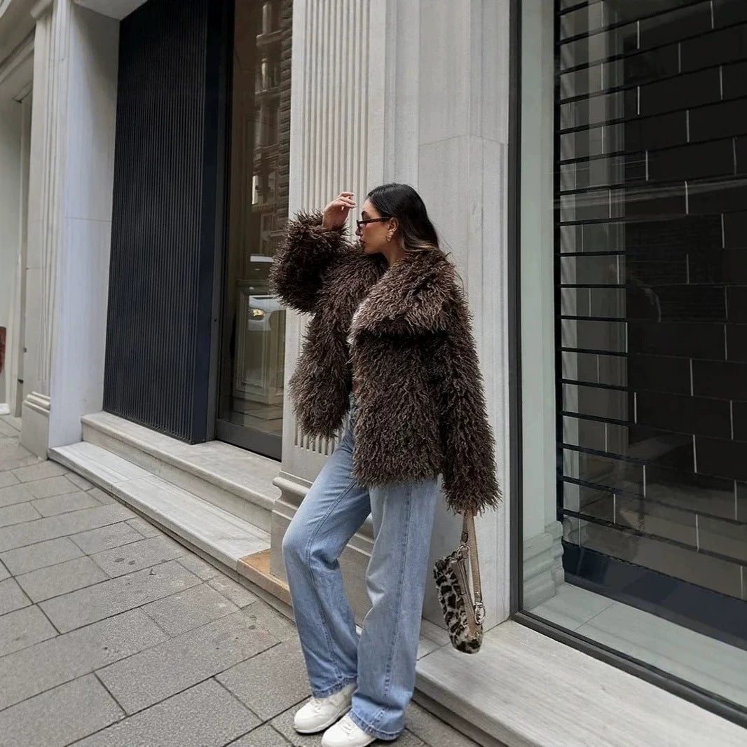 Women's short jacket made of long-pile faux fur with extra wide shawl collar Fashion Glam