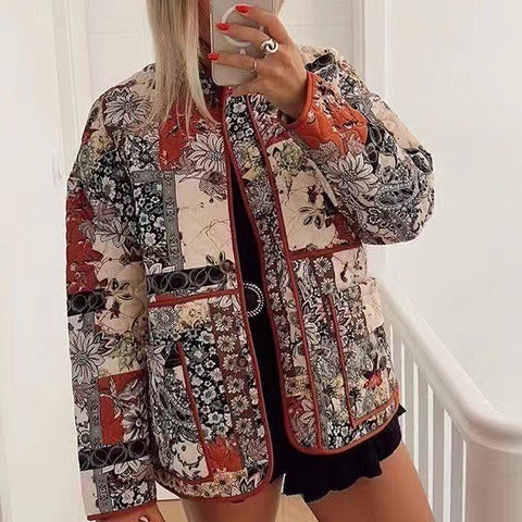 Women's patchwork quilted jacket with floral pattern, straight silhouette and patch pockets Fashion Glam