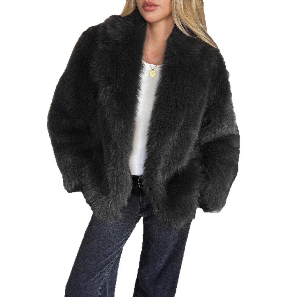 Ladies short jacket made of dense high-pile faux fur with voluminous lapel Fashion Glam