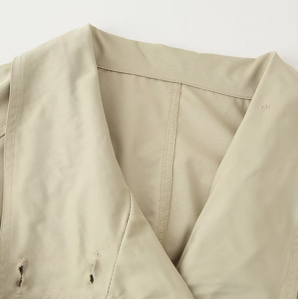 Women's short trench coat in boxy cut with double-breasted and belted waist Fashion Glam