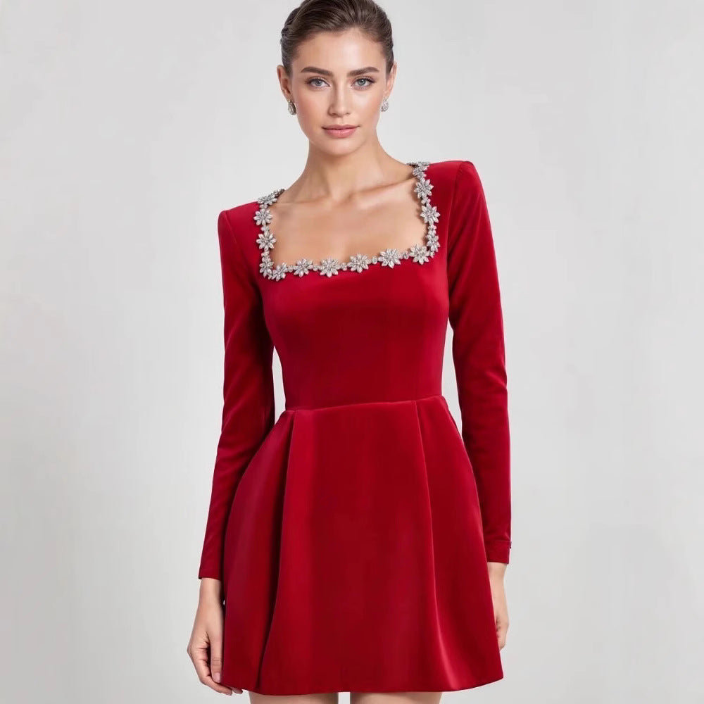 Women's fitted flared mini dress made of velvet with embellished square neckline Fashion Glam