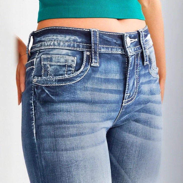 Women's cropped jeans with turn-up, mid-rise waist and used wash Fashion Glam