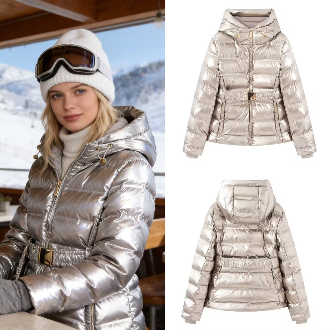 Women short cut quilted jacket with hood, fitted elastic waistband and decorative belt Fashion Glam