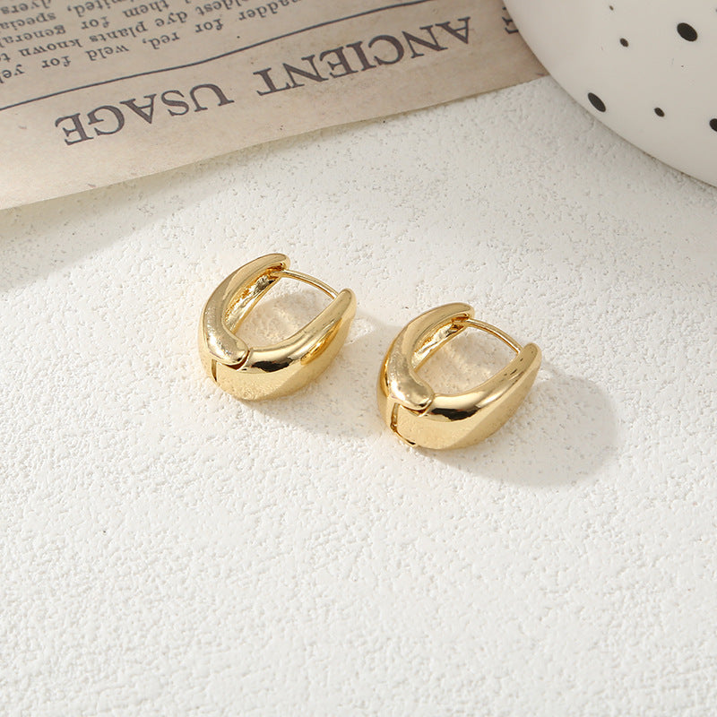 Women's Hoop Earrings with Elegant Curved Design Fashion Glam