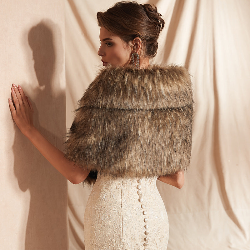 Women’s faux fur shoulder wrap with heart-shaped flap and soft lining Fashion Glam