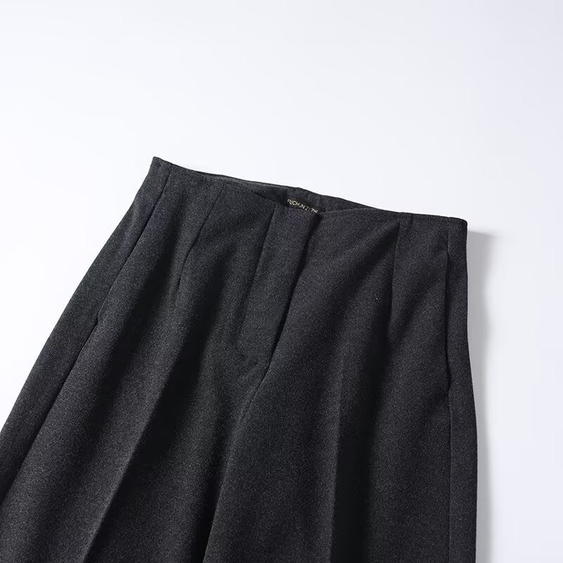 Women's High-Waisted Pleated Trousers with Wide Leg and Classic Tailoring Fashion Glam