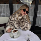 Women's Boxy Short Coat made of Faux Fur with Leopard Print and Short Shawl Collar Fashion Glam