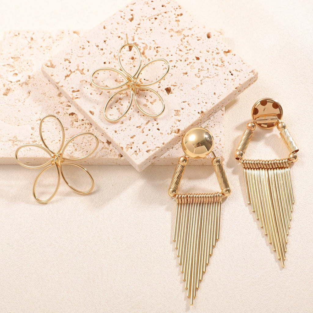 Ladies Hanging Earrings in Artistic Flower Design Fashion Glam