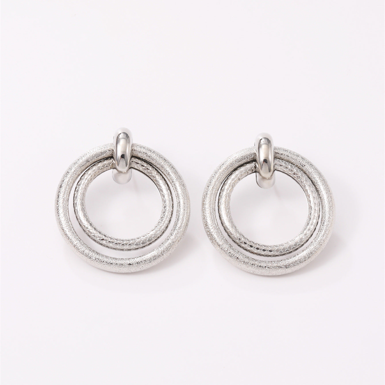 Women's Hanging Earrings with Elegant, Curved Ring Design Fashion Glam