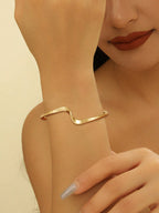 Ladies' bangle with elegant curved design Fashion Glam