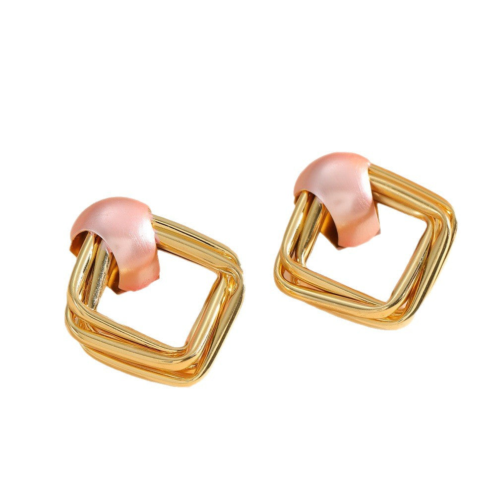 Women modern earrings with asymmetrical design Fashion Glam