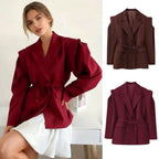 Women's blazer with shoulder cutouts, belted waist and single button closure Fashion Glam