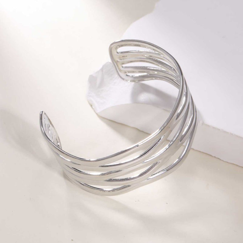 Women's Open Bangle with Elegant Wave Design Fashion Glam
