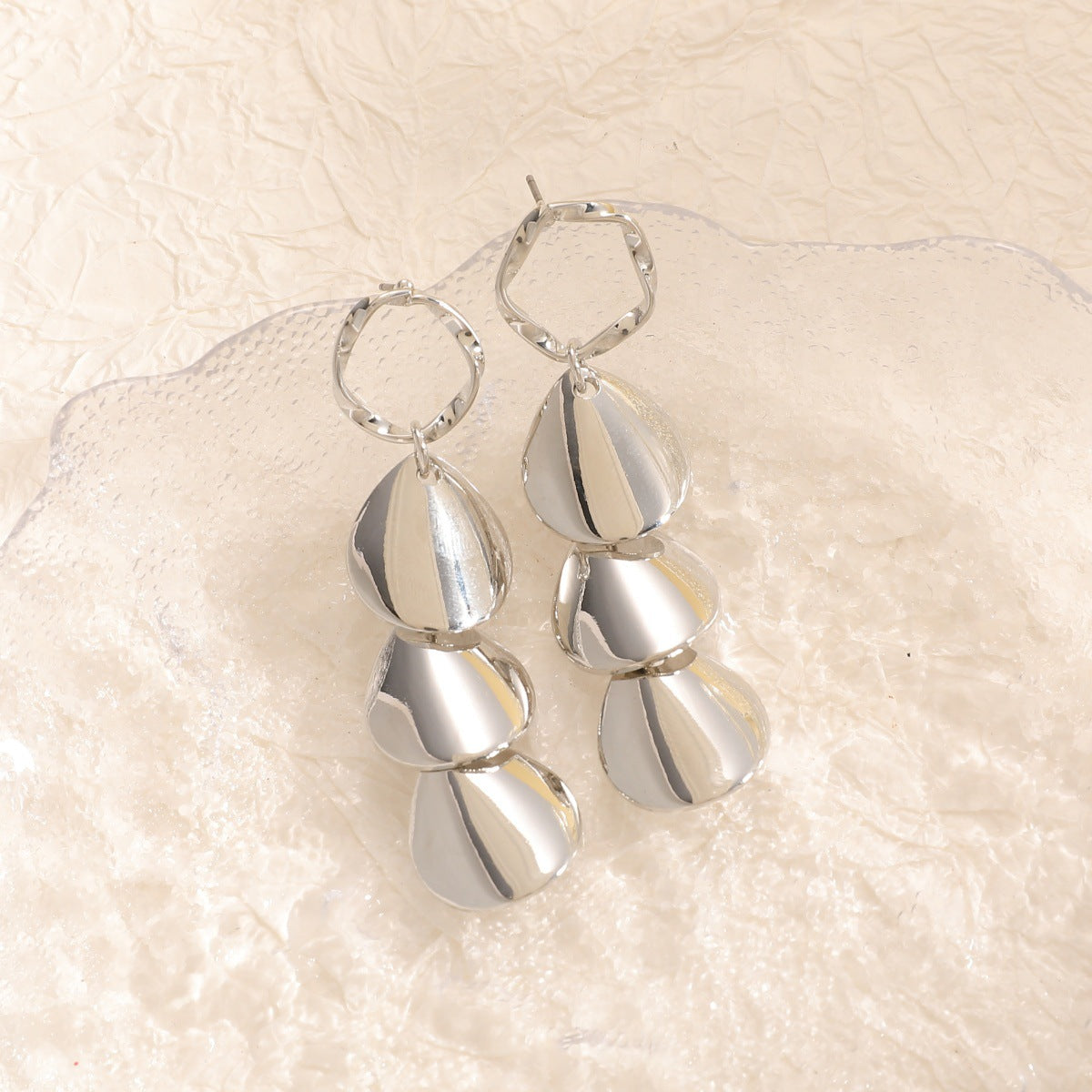 Women Hanging Earrings with Elegant Shell Design Fashion Glam