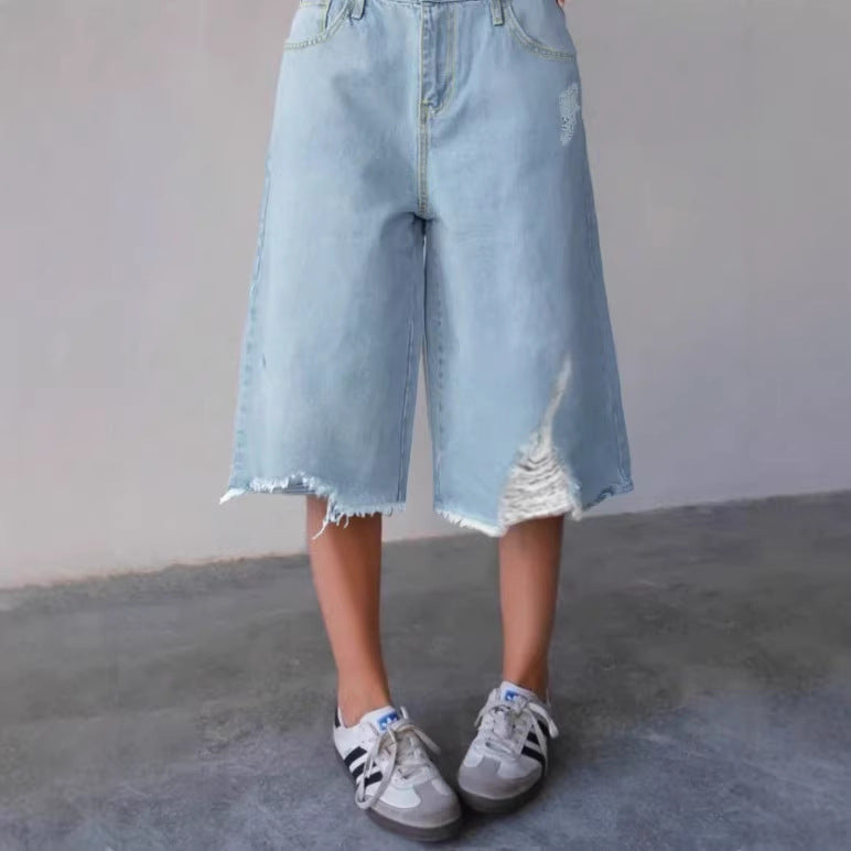 Women's Wide Denim Culotte with High Waist, Distressed Details and Raw Hem Fashion Glam