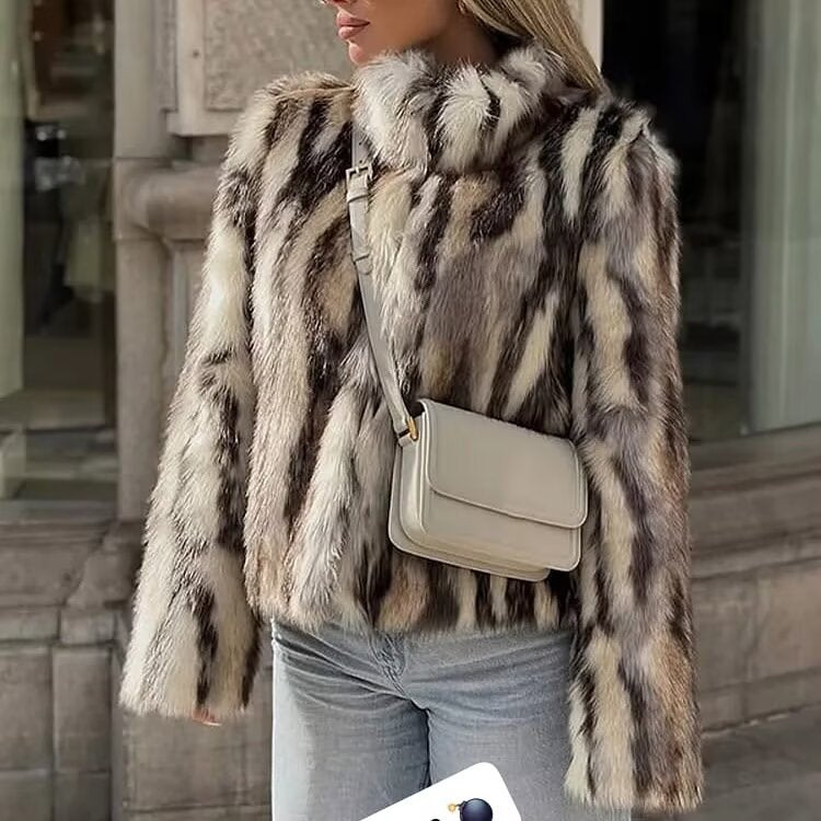 Women's short jacket in a faux fur mix with striped effect and stand-up collar Fashion Glam