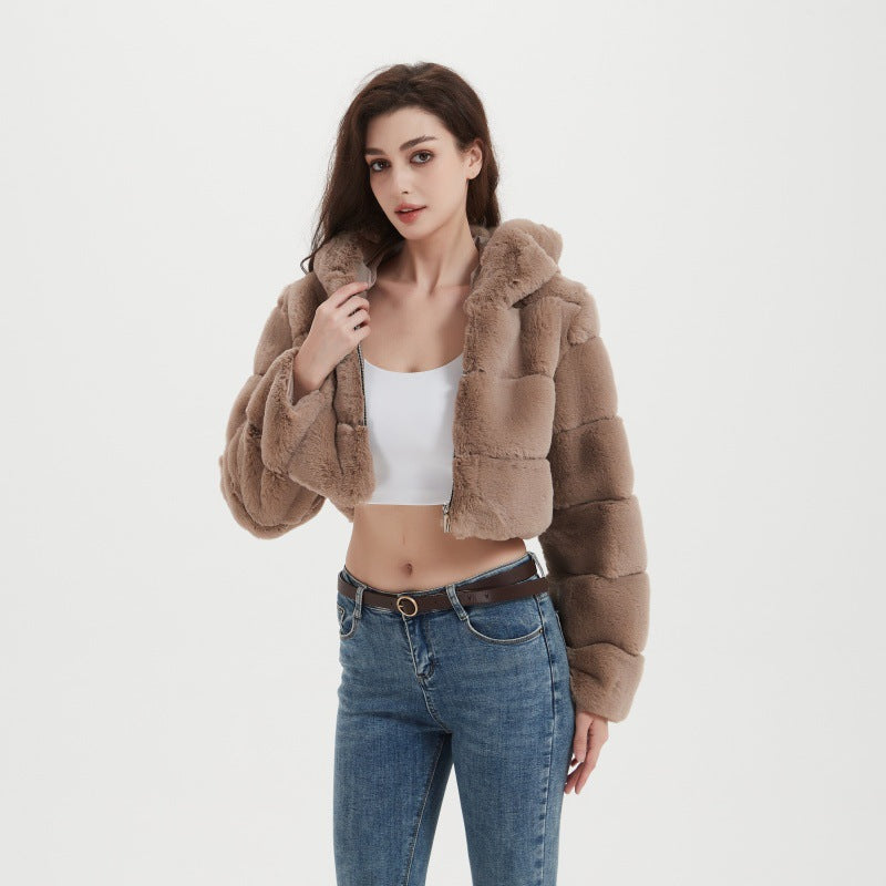 Women's Cropped Faux Fur Jacket with Horizontal Panel Structure and Zipper Fashion Glam