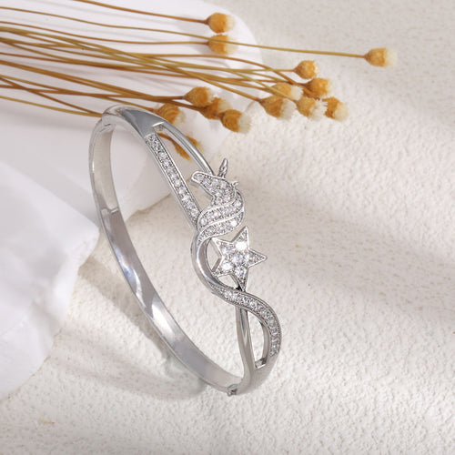 Ladies bracelet with elaborate infinity symbol and sparkling zirconia Fashion Glam