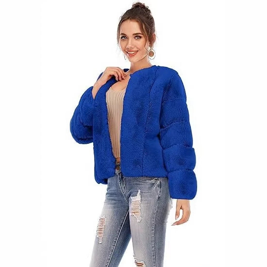 Women's Short Plush Bomber Jacket made of Faux Fur with Boxy Silhouette and Panel Sleeves Fashion Glam