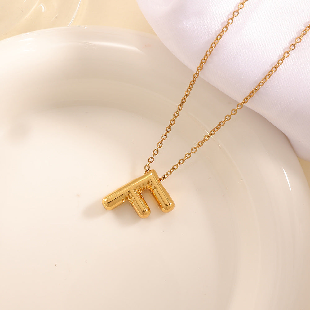 Women's necklace with curved letter pendant Fashion Glam