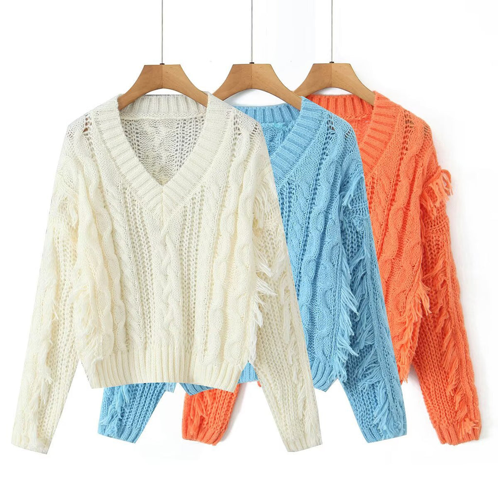Women's Chunky Knit V-Neck Sweater with Cable Pattern and Fringes Fashion Glam