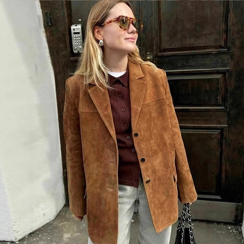 Women's short coat in blazer style made of suede imitation with lapel collar and patch pockets Fashion Glam