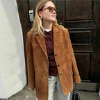 Women's short coat in blazer style made of suede imitation with lapel collar and patch pockets Fashion Glam