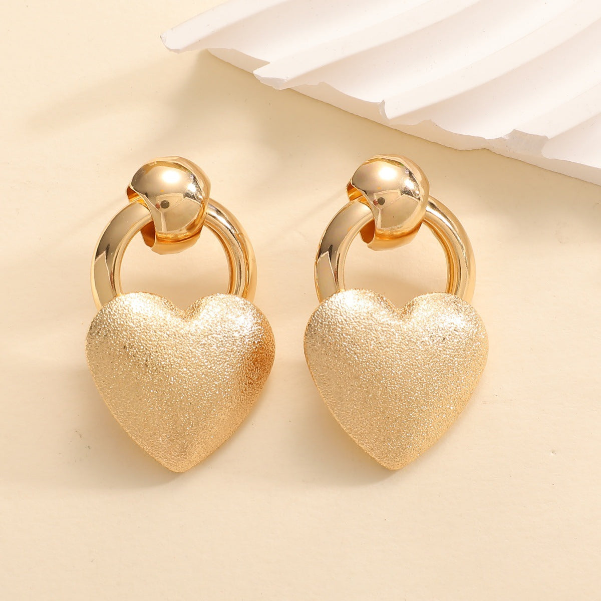 Ladies earrings in elegant heart design Fashion Glam