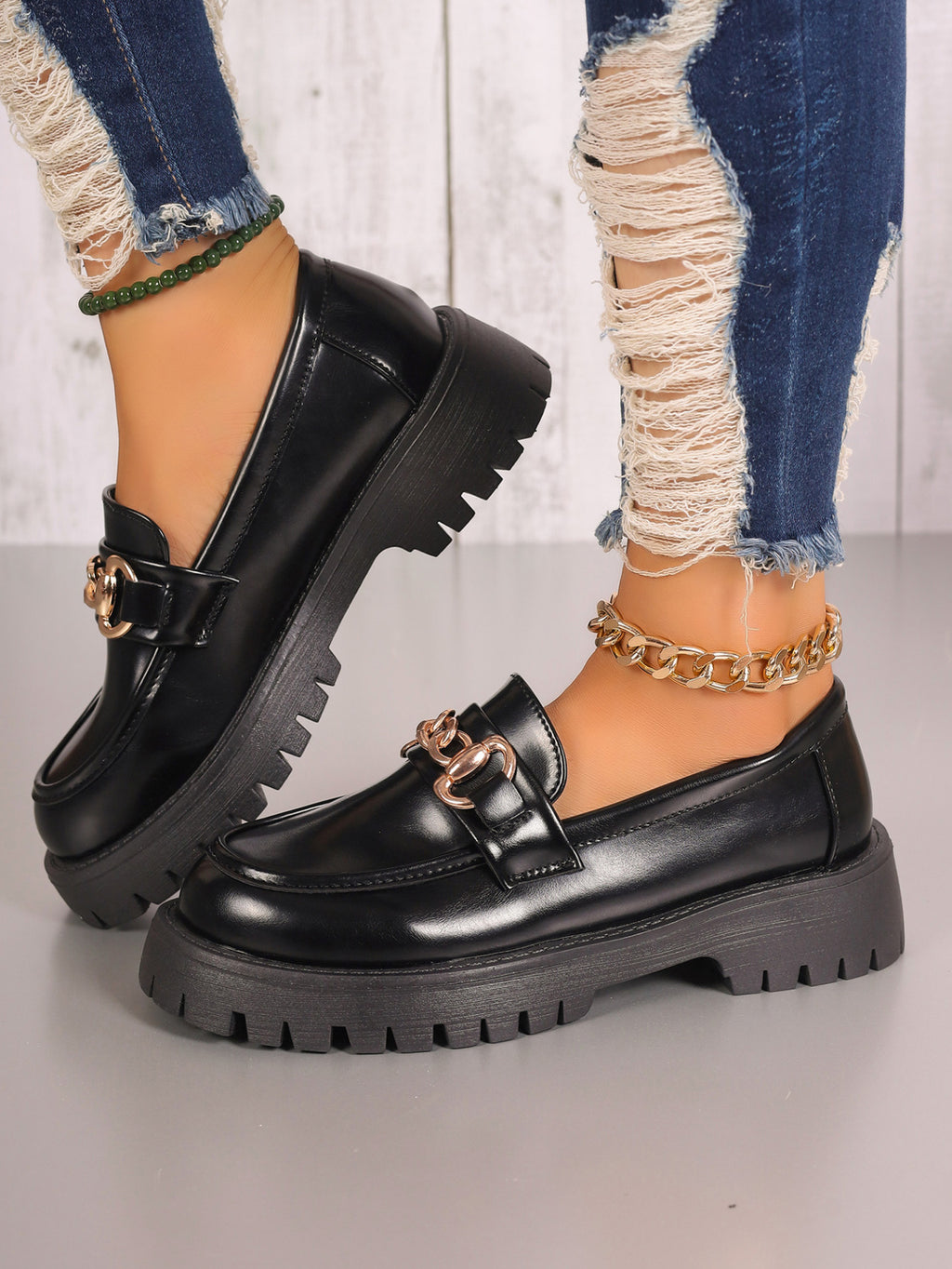 Women Chunky Platform Loafer with Metal Chain Detail and Profiled Rubber Sole Fashion Glam