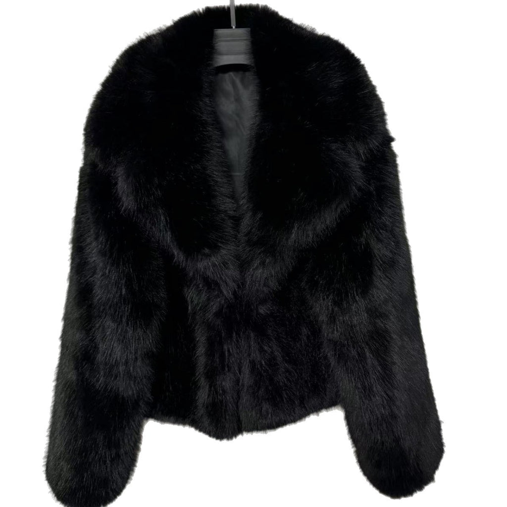 Women's short jacket made of vegan high-pile faux fur with extra soft volume and open front Fashion Glam