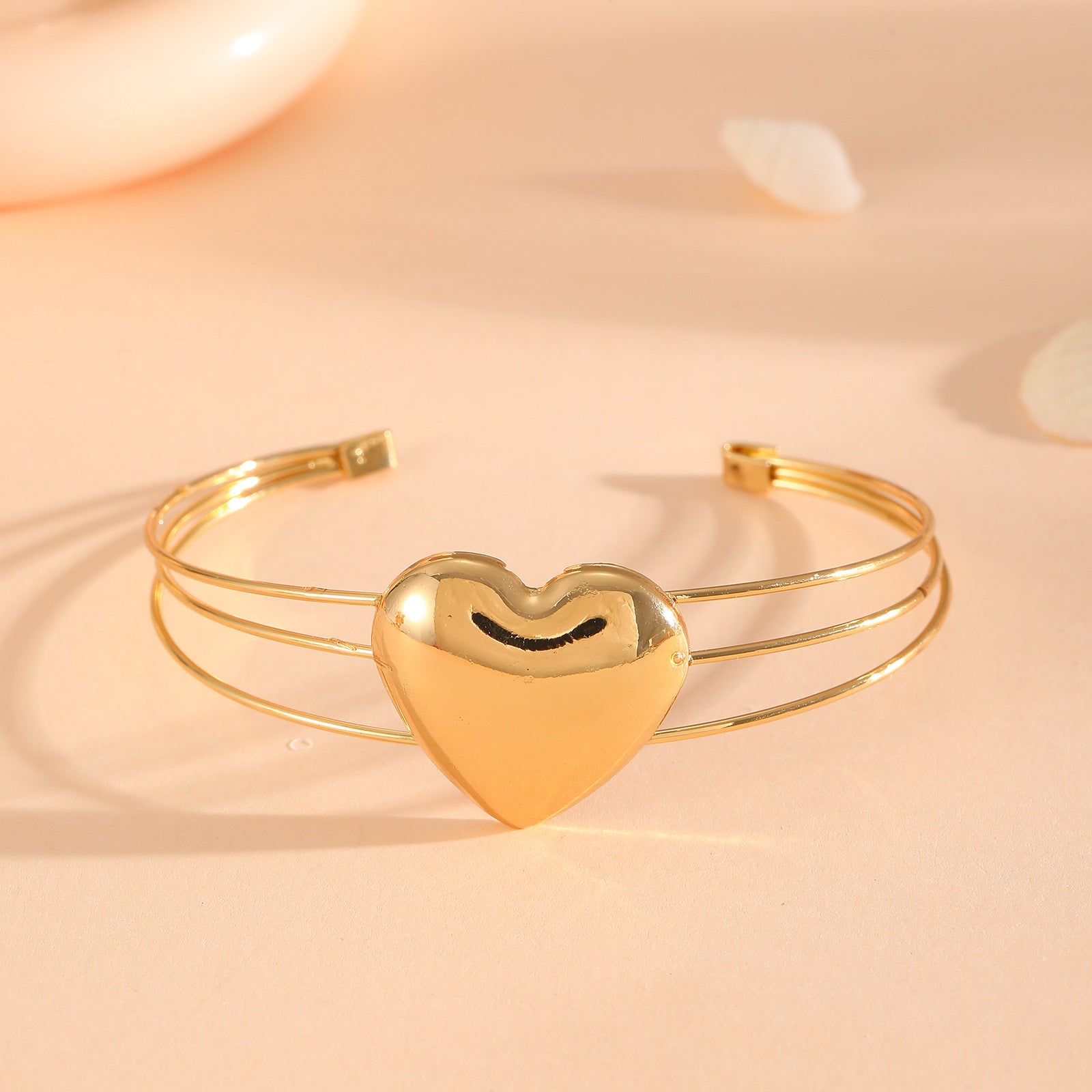 Women's bracelet with intricate bow design Fashion Glam