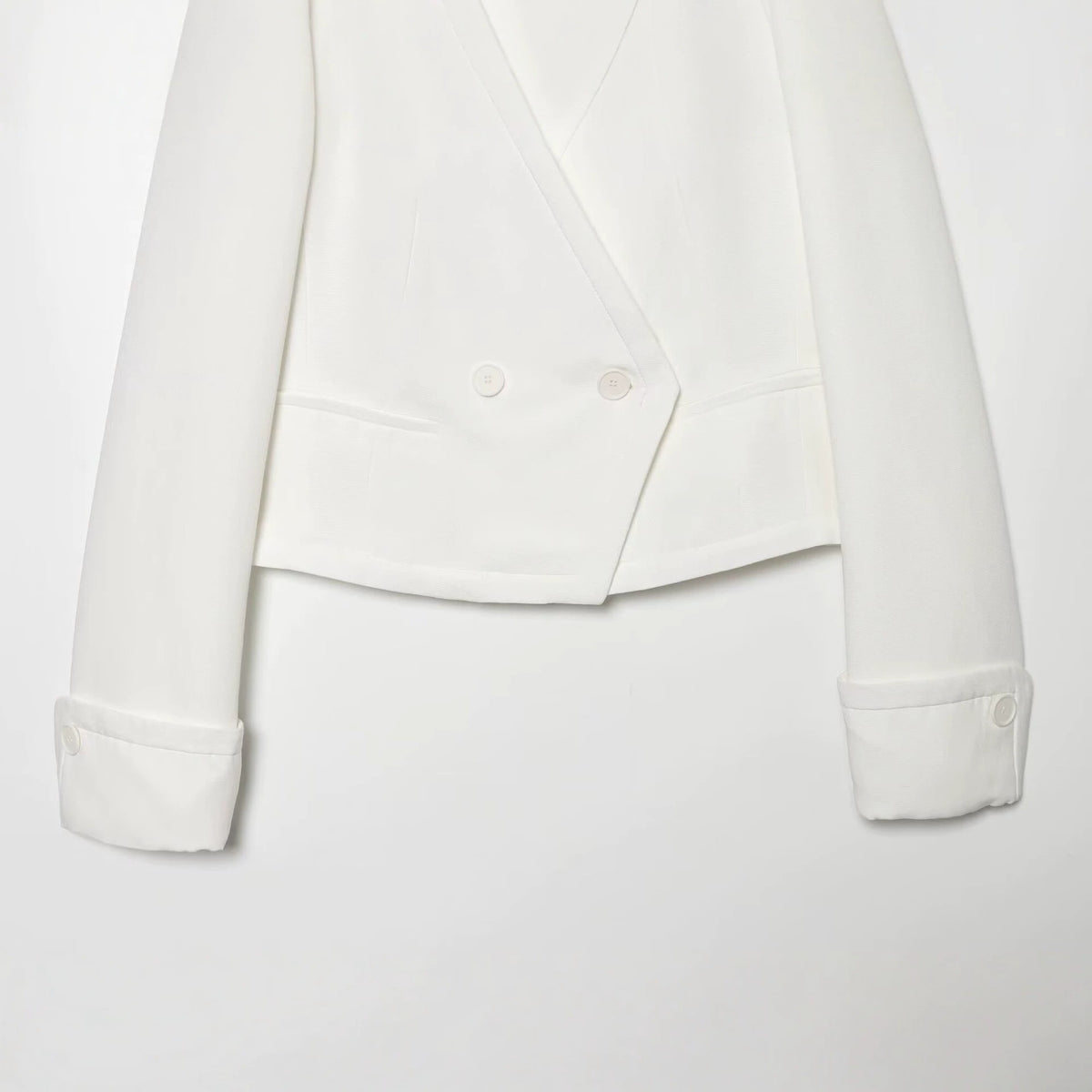 Women cropped double-breasted blazer with V-neck and cuffed sleeves Fashion Glam