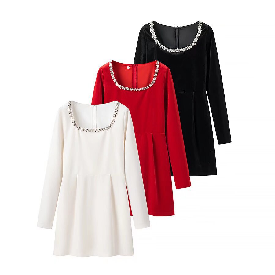 Women's fitted flared mini dress made of velvet with embellished square neckline Fashion Glam