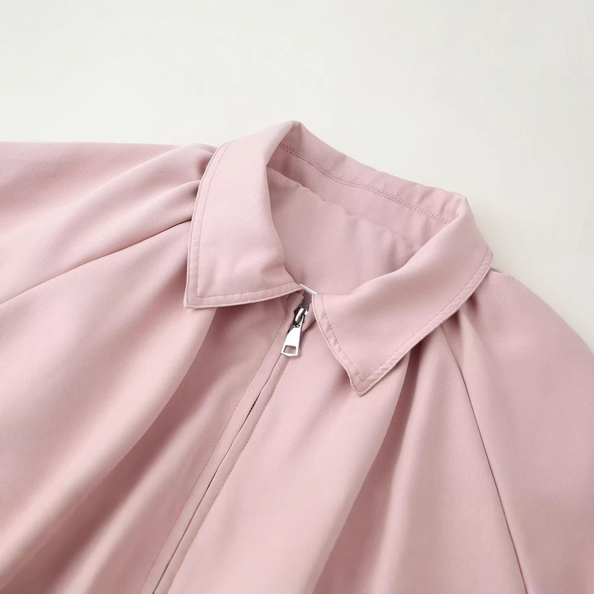 Women's Cropped Bomber Jacket with Shirt Collar, Zipper and Gathered Hem Fashion Glam