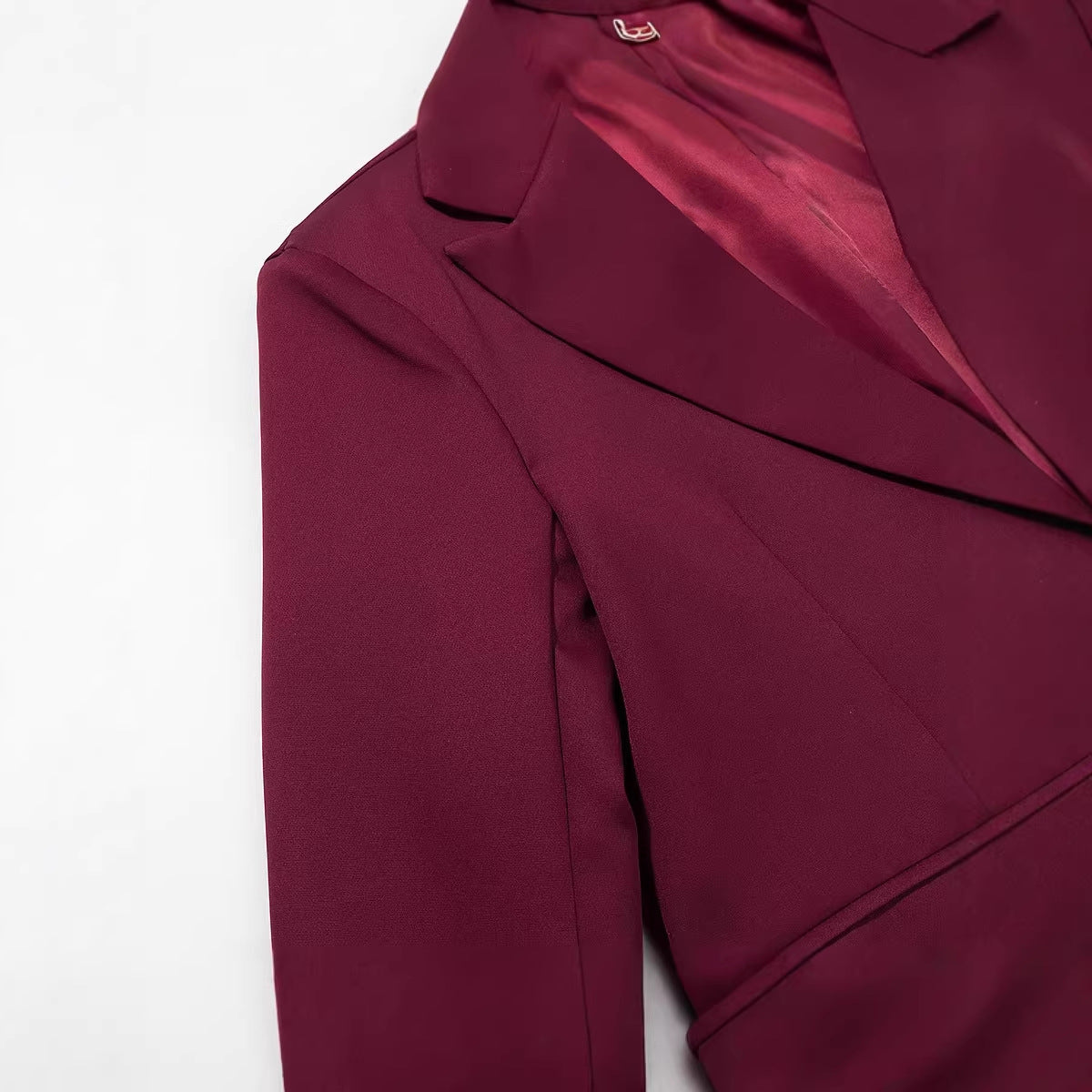 Women's Casual One-Button Blazer with Lapel Collar, Flap Pockets and Satin Lining Fashion Glam