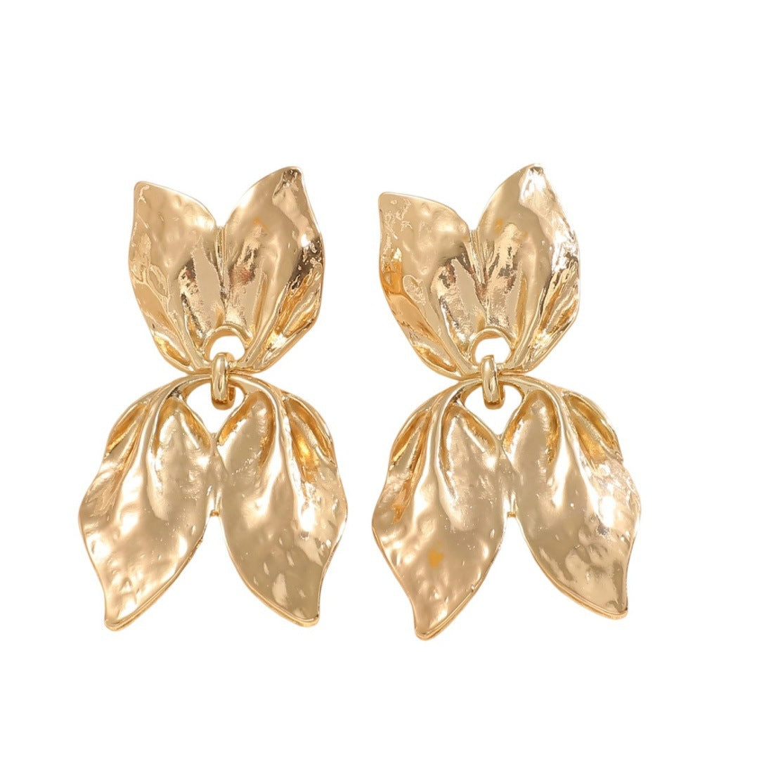 Ladies earrings in elegant leaf design Fashion Glam